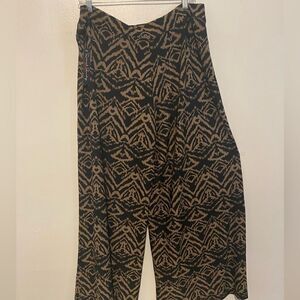 French Laundry Black/Tan print wide-leg pants, size 2X